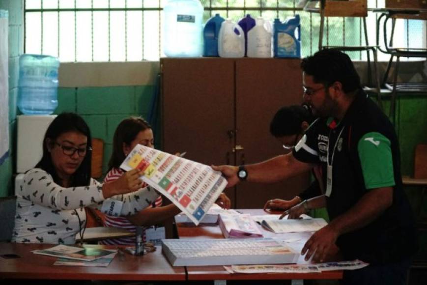 La elección hondureñas también se celebra en siete ciudades de Estados Unidos con elevada concentración de migrantes hondureños, según el TSE.