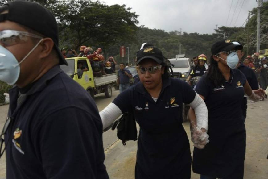 Las autoridades locales también ordenaron el cierre de la Ruta Nacional 14.