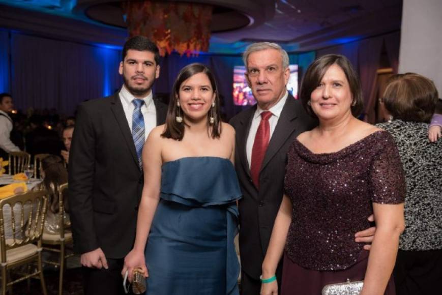 Manuel, Elisa, José Manuel y Lizeth Arriaga.