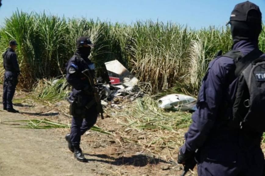 Vecinos escucharon que aterrizo la avioneta y después el motor de carros y motocicletas.