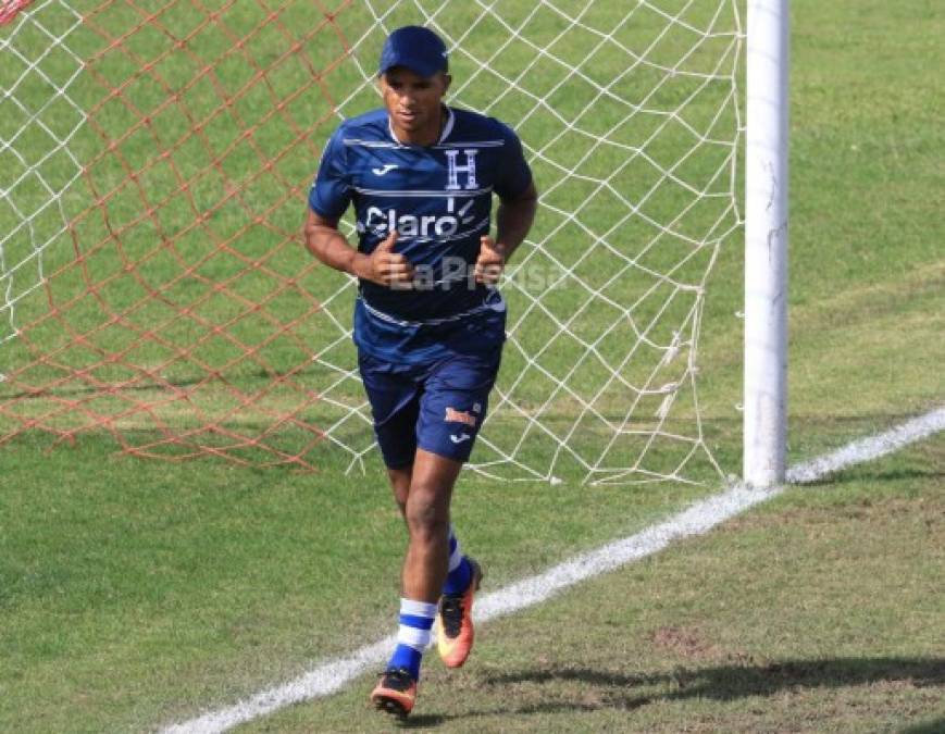El guardameta Donis Escober que salió lesionado el pasado domingo en el duelo que Olimpia y Motagua igualaron sin goles en el estadio Nacional realizó trabajos diferenciados.