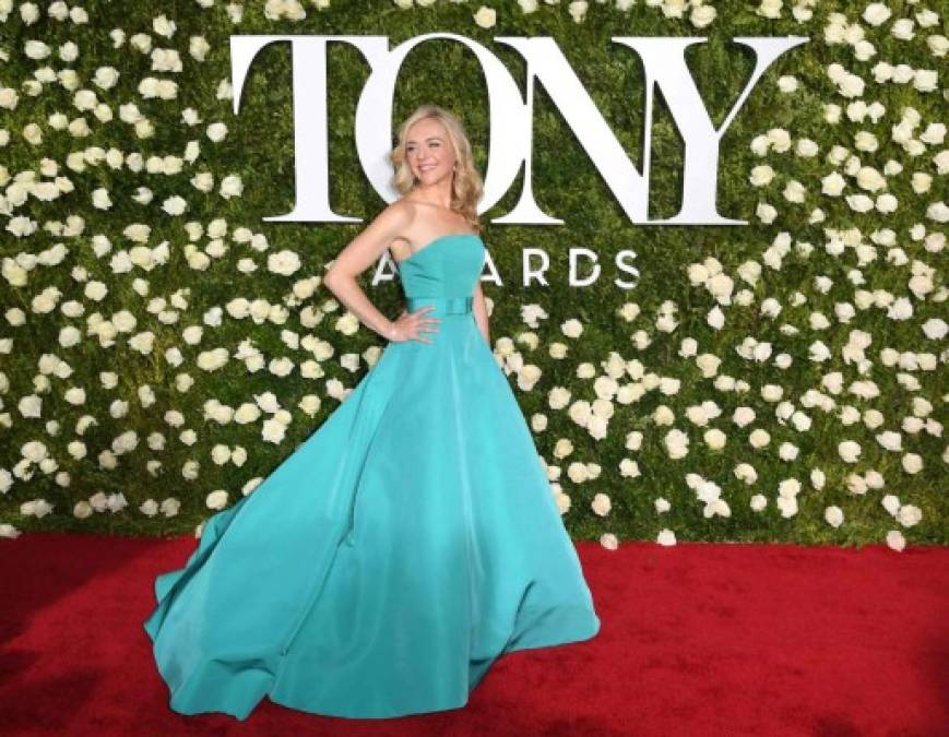La ganadora del Tony por su participación en la obra 'Dear Evan Hansen', Rachel Bay Jones uso un vestido que recuerda a una princesa, diseño de la casa Christian Siriano.