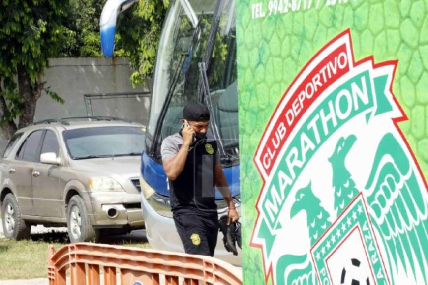 Mario Martínez al momento de entrar al estadio Yankel Rosenthal. El 'Zurdo' volvió a la que fue su casa la temporada pasada.