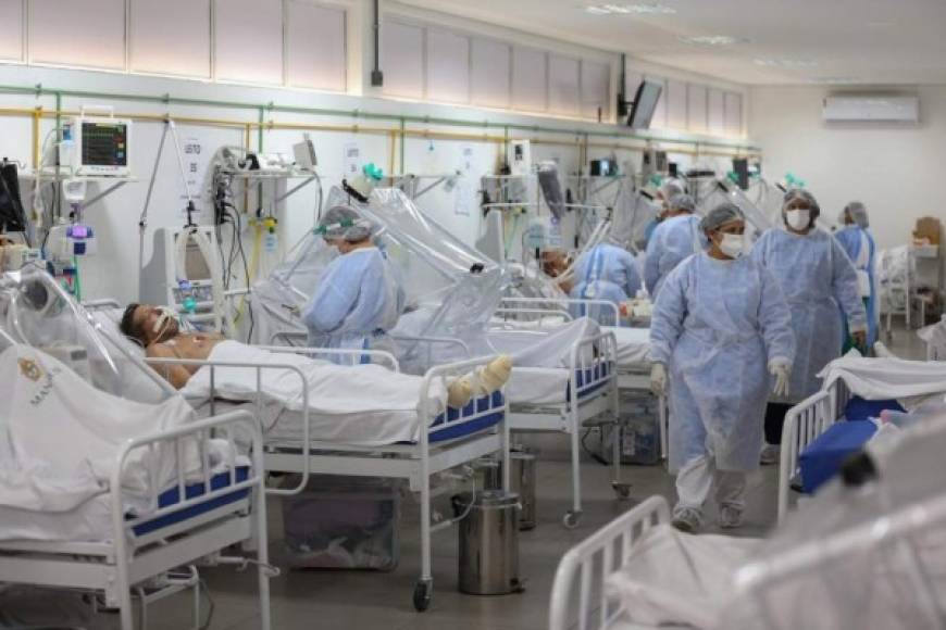 Cerca de 400 pacientes aguardan una cama en los hospitales.