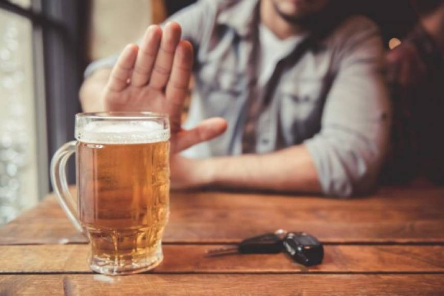 1. Un estudio demostró que los zurdos toman alcohol más seguido que los diestros, pero eso no significa que tengan tendencia a emborracharse más.