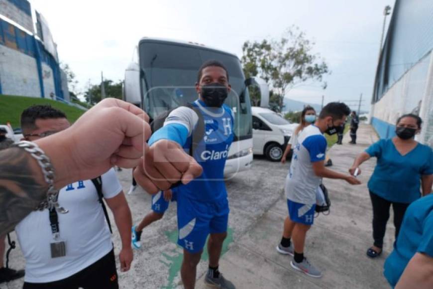 Buba López se vio sonriente en el cierre de preparación que tuvo Honduras de cara al duelo ante El Salvador.