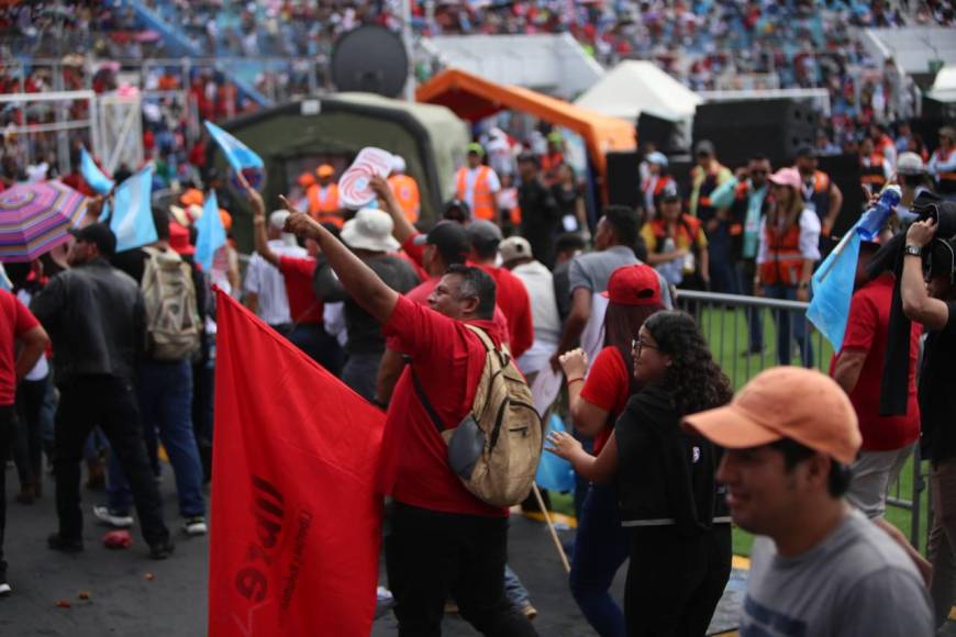Parte de la población no estuvo de acuerdo en que en los desfiles de este 15 de septiembre se involucraran sectores políticos. 