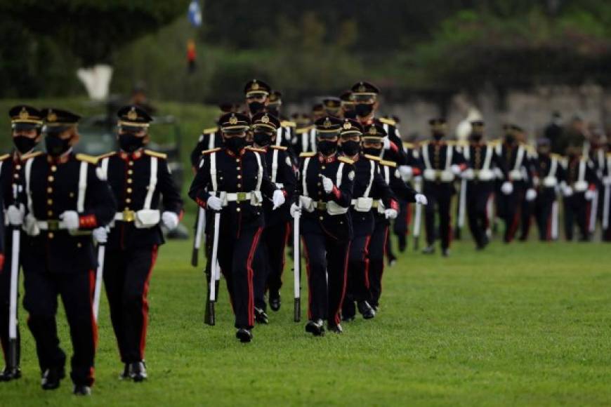 Durante el evento, que tuvo lugar en la Escuela Militar, el mandatario salvadoreño destacó el trabajo de los militares en tareas de seguridad y también en diferentes labores en el marco de la pandemia por la covid-19.