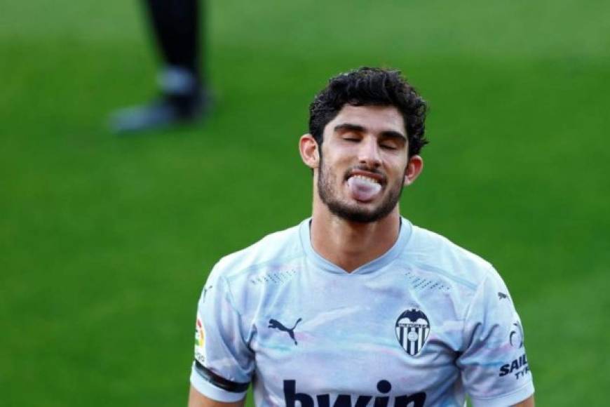 El futbolista del Valencia, Gonçalo Guedes, está en la agenda de la Lazio para la temporada que viene. Foto AFP.