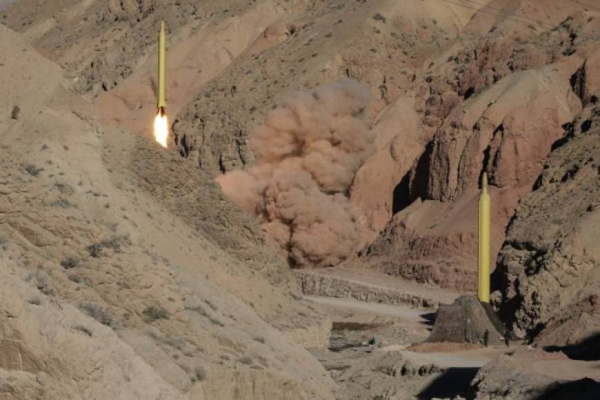 Irán presentó su nuevo misil balístico Jorramshahr, con capacidad de portar varias ojivas, mismo que fue probado con éxito horas después de su exhibición, lo que provocó las críticas del presidente estadounidense, Donald Trump, quien advirtió de que el proyectil podía alcanzar a Israel.