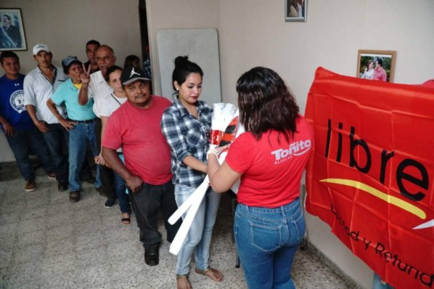 En la sede de la Alianza Libre de San Pedro Sula se entregó material del partido ayer.