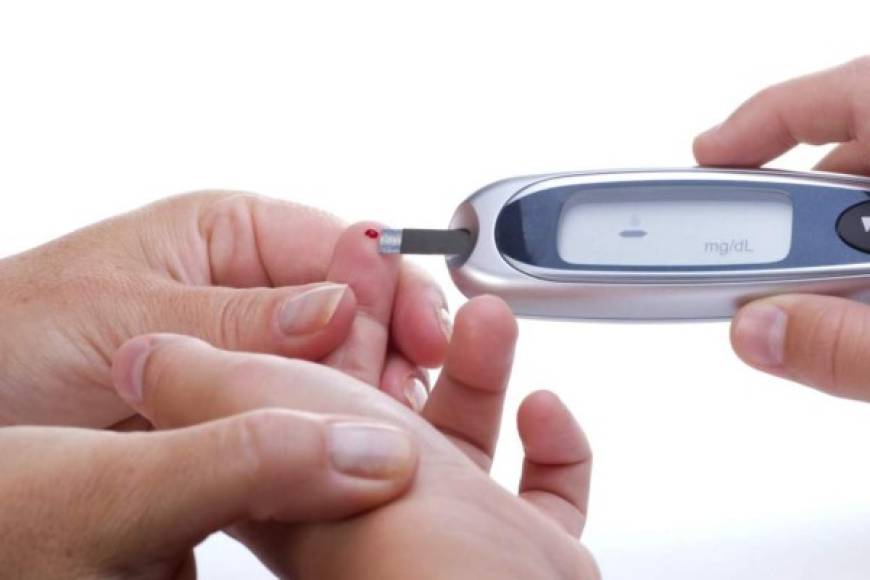 Riesgo de diabetes<br/>Otra de las consecuencias de la falta de sueño está relacionada con los niveles de glicemia, la cual reduce la sensibilidad de insulina y provoca diabetes tipo 2.