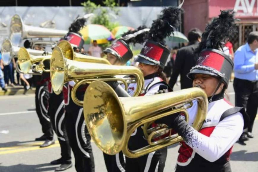 La presentación de la banda marcial del Instituto Las Vegas.