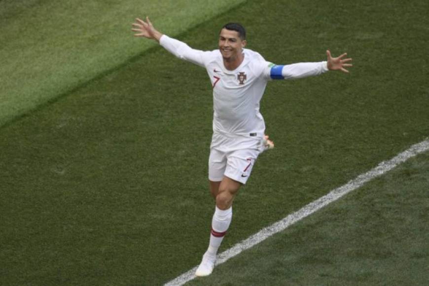 Cristiano Ronaldo lleva cuatro goles, uno de ellos de penal y está en la cima, pero ya lo alcanzaron.