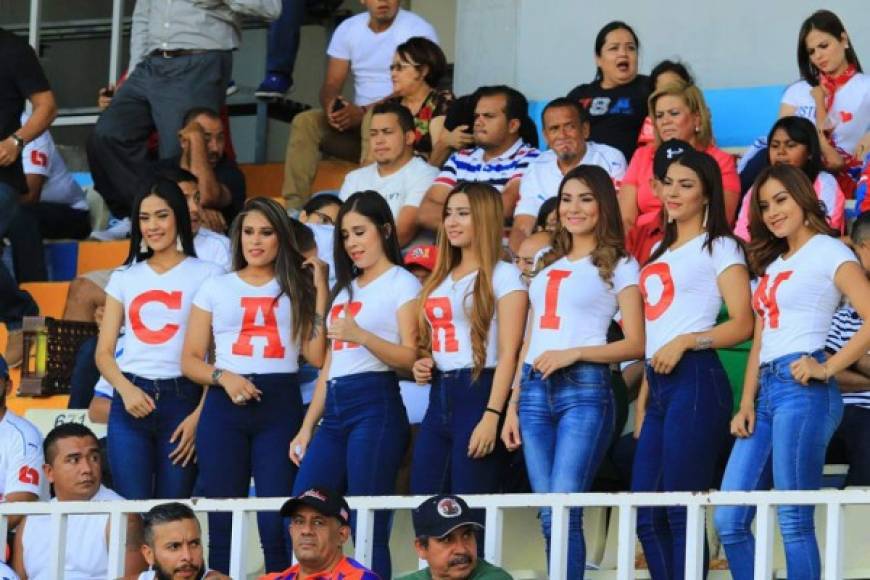 Las chicas engalaron el estadio Nacional de Tegucigalpa con su belleza.