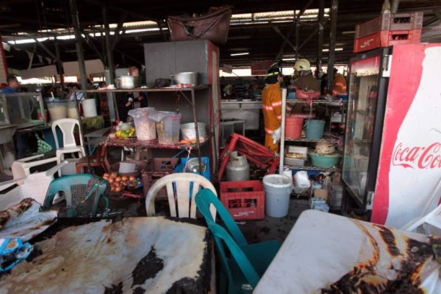 Las pérdidas son millonarias tras el incendio en el mercado de Tegucigalpa.