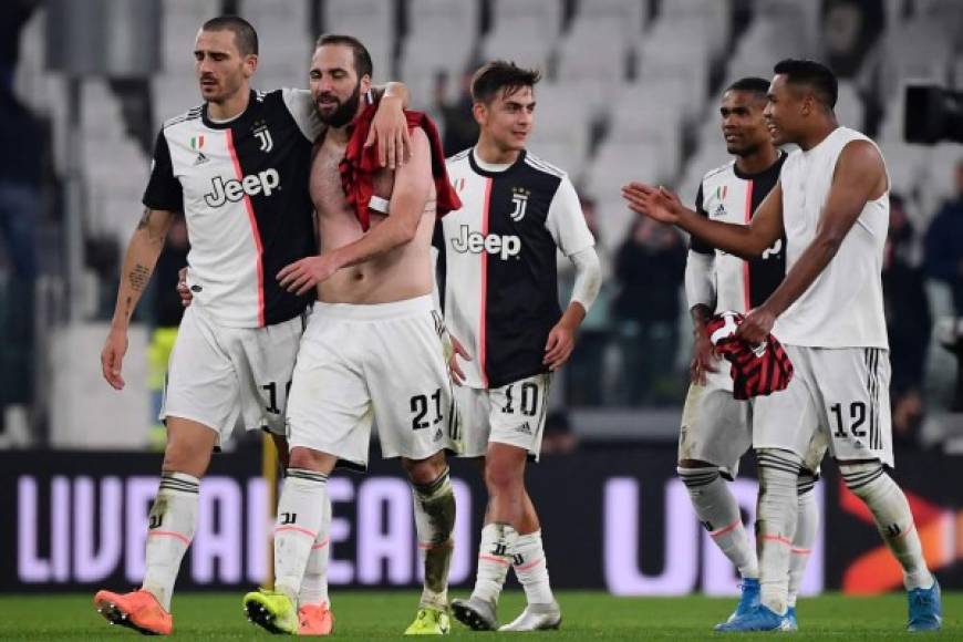 El festejo de los jugadores de la Juventus al final del partido.