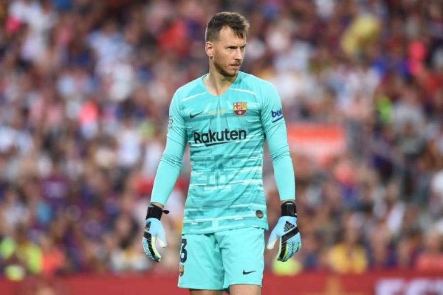 Neto - El portero brasileño llegó esta temporada al Barça en el marco de una operación de intercambio con el Valencia que llevó al holandés Jasper Cillessen al conjunto che. Los 35 millones (26 + 9 en variables) pagados por el brasileño están muy lejos de su valor de mercado, de 18 ‘kilos’, y su participación fue poca, perjudicado además por dos lesiones.