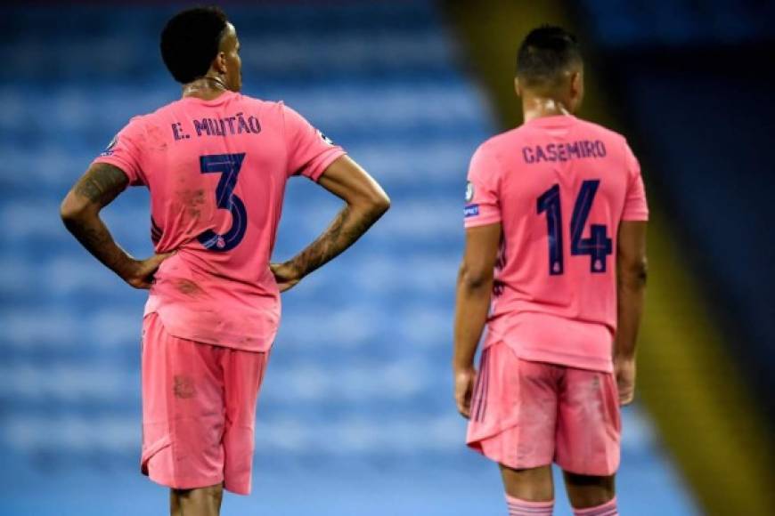 Éder Militão y Casemiro, tras el pitazo final.