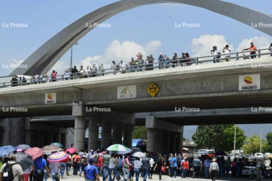 Los manifestantes en San Pedro Sula se reunirán en el Instituto Hondureño de Seguridad Social para continuar su marcha por las calles de la capital industrial.<br/>