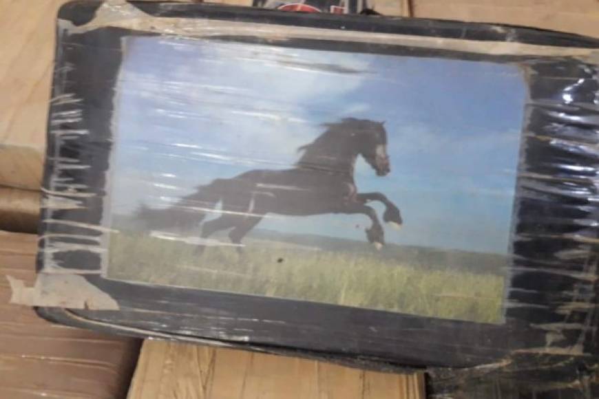 Con símbolo de este caballo, decenas de paquetes con la supuesta droga formaban parte de los 160 kilos.