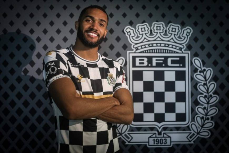 El Boavista de Portugal, en el que militan los hondureños Alberth Elis y Jorge Benguché, ha anunciado el fichaje del delantero brasileño Juninho Vieira. Competencia para los catrachos en ataque.<br/><br/>Se trata de un jugador que llegó al fútbol europeo en el verano de 2019, tras fichar por el Estoril portugués y esta temporada la comenzó con el Chaves luso. Se formó en el Paranaense y ahora tendrá el reto de luchar en el Boavista por salir de los puestos de descenso.