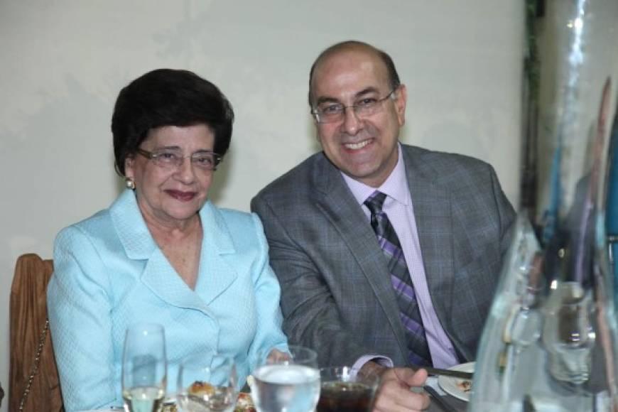 Reyna Peraza y Oswaldo Kafati.