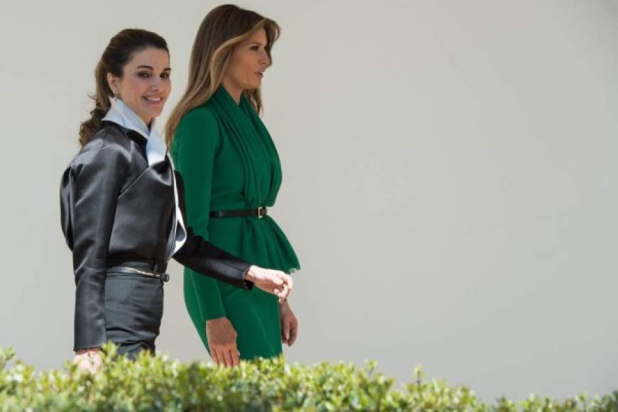 Melania almorzó a solas con la reina Rania en la residencia presidencial. Luego visitarán una escuela de educación básica en Washington D.C.