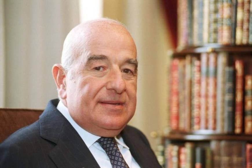 Joseph Safra, el banquero más acaudalado del mundo, es el hombre más rico de Brasil. Presidente del Banco Safra, este hombre de 78 años tiene una fortuna de 25,200 millones de dólares.