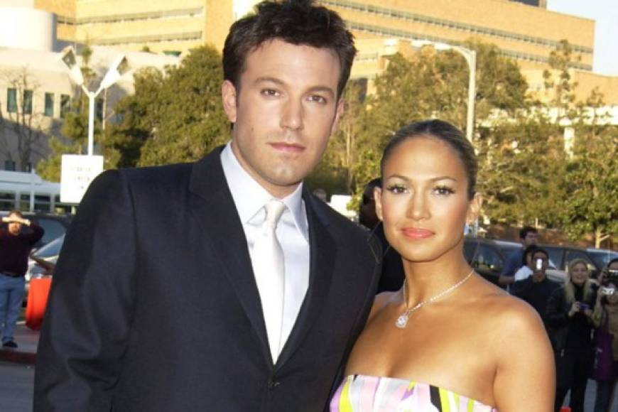 Jennifer estuvo casada con Chris Judd de 2001 a 2003, durante la grabación de la película Gigli del 2003 conoció a Ben Affleck, con quien sostuvo un amorío y por quien se divorció de Judd.