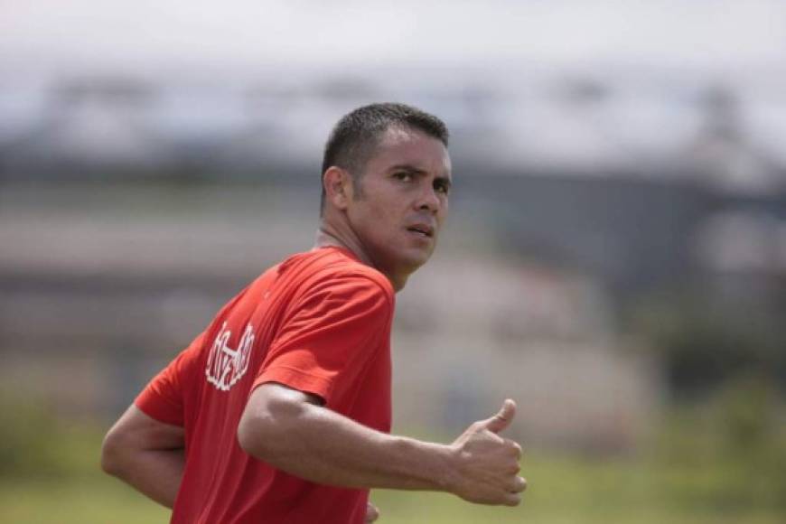El defensor Rolando López, ex Deportes Savio y Olimpia, milita en el Brasilia de Río Lindo.