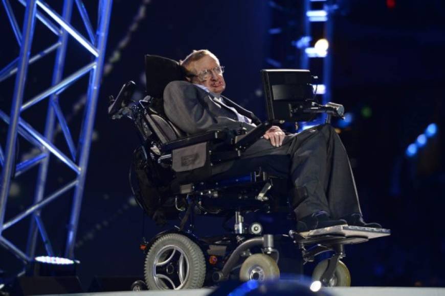 El físico británico Stephen Hawking, que falleció este miércoles a los 76 años, era el científico más popular del mundo desde Albert Einstein.