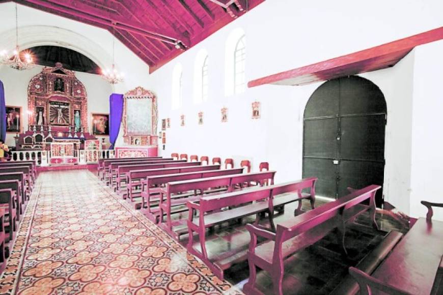 La iglesia de Santa Lucía fue restaurada a finales del siglo XIX y a principios del siglo XX se terminó la fachada actual.