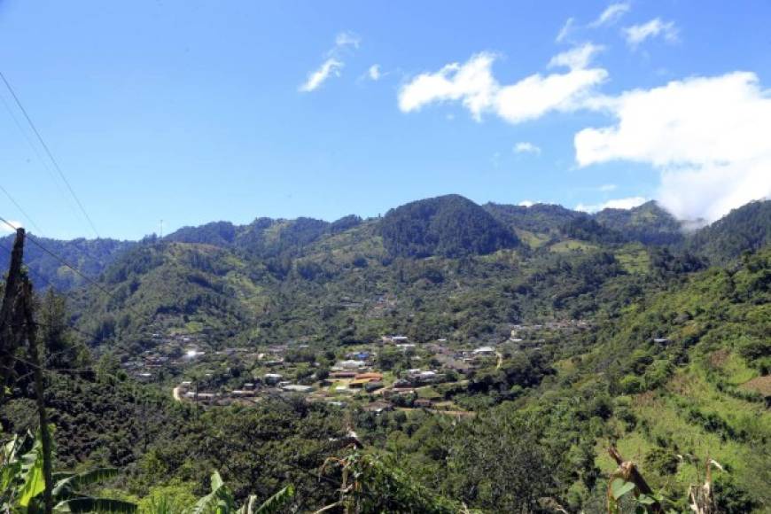 Belén Gualcho es considerada en un 90% habitada por la etnia lenca. Mantiene sus costumbres vivas.