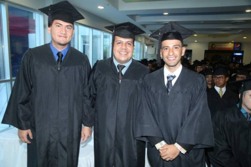 José Pereira, Gerson Cruz y Steven Flores.