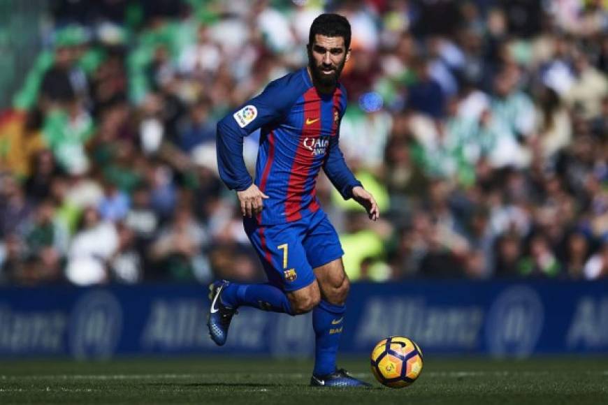 Bombazo en el FC Barcelona. El jugador turco Arda Turan ha señalado que se quiere ir del equipo blaugrana, según informan medios de España y Turquía. 'Quiero irme ahora. El Barça es el club más grande del mundo, esa idea no va a cambiar, pero soy consciente de que ha llegado el momento de tomar la decisión', habría dicho el futbolista .