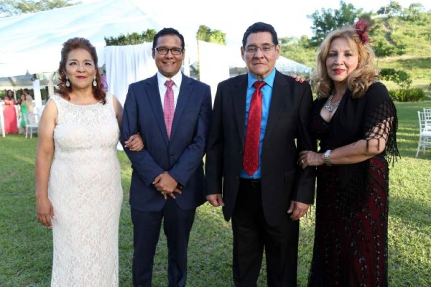 Sandra, Oswaldo, Osmín y Marilyn Castellanos.