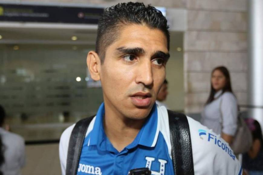 Jorge Claros: Será el encargado de presionar en el centro del campo y recuperar balones.