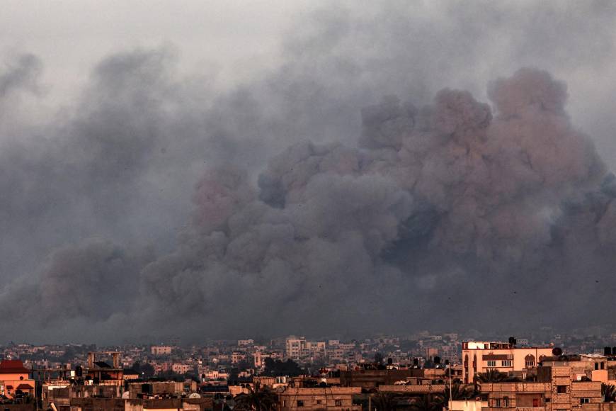 La ofensiva aérea y terrestre lanzada por <b>Israel</b> en respuesta dejó al menos 33.175 muertos en <b>Gaza</b>, según el Ministerio de Salud del territorio, gobernado por Hamás desde 2007.