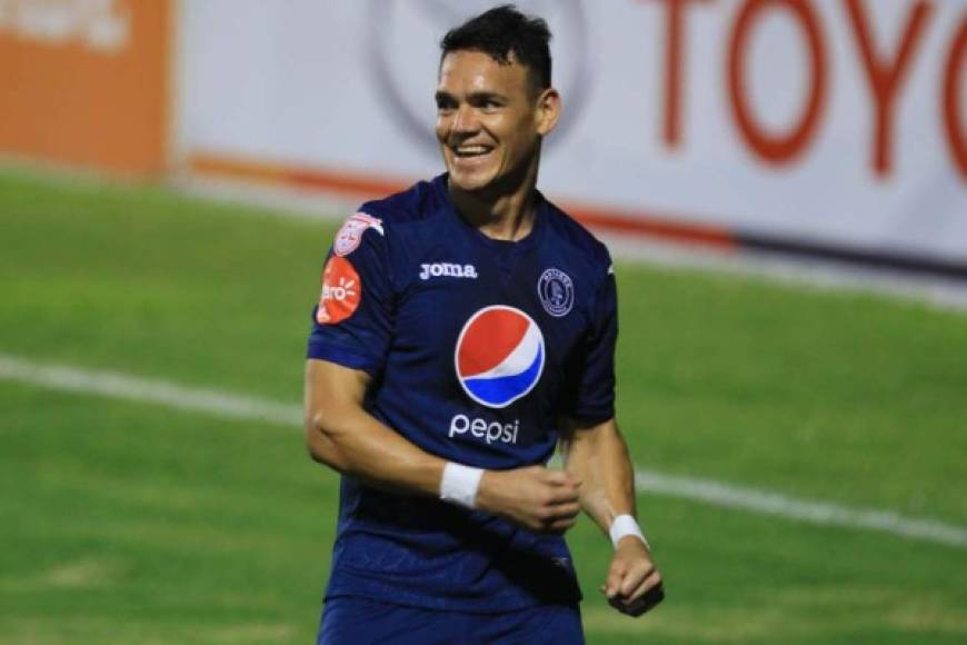<br/>Roberto Moreira: El delantero paraguayo anunció que llegó a un acuerdo verbal para seguir en Motagua, sin embargo en las útimas horas su nombre ha sido vinculado al Comunicaciones de Guatemala.
