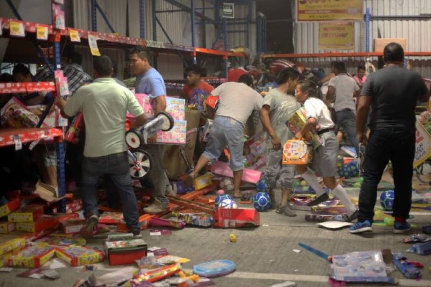 La asociación de comerciantes exige al Gobierno que se les brinde protección a los negocios para evitar futuros saqueos.