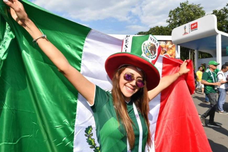 Las banderas mexicanas ondearon en la capital rusa tras la histórica victoria de México, que se convirtió en la primer Selección de Concacaf en vencer a la poderosa Alemania.