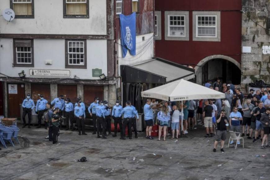 Los agentes de seguridad han tenido bastante trabajo en las calles de Oporto.