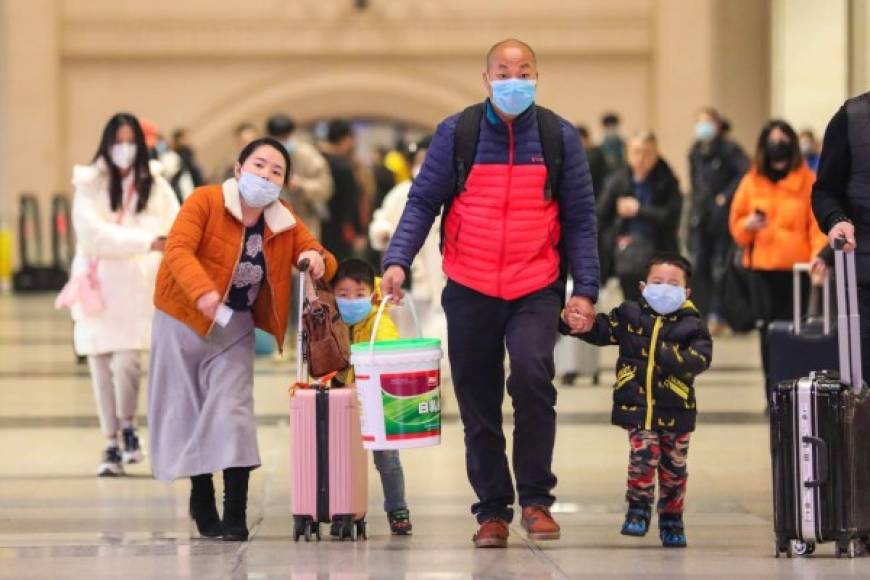 China ya confirmó seis muerte por el nuevo coronavirus que provoca la que ya se conoce como 'neumonía de Wuhan', y que hasta el momento ha contagiado a más de 300 personas en el país asiático, una decena de las cuales se encuentra en estado crítico.