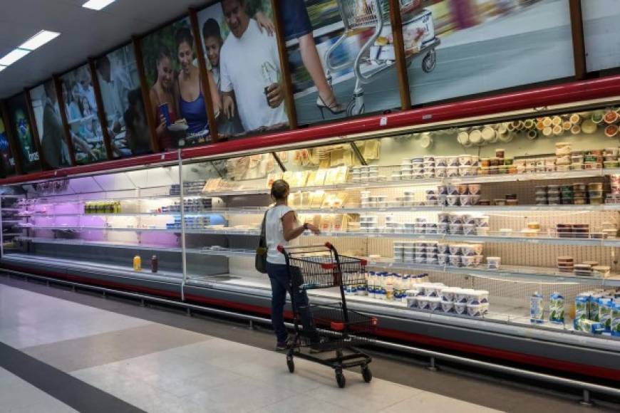 El Gobierno de Maduro fijó los precios para la carne de res, en 90 bolívares soberanos (1,5 dólares) y el pollo en 78 bolívares soberanos (1,3 dólares).