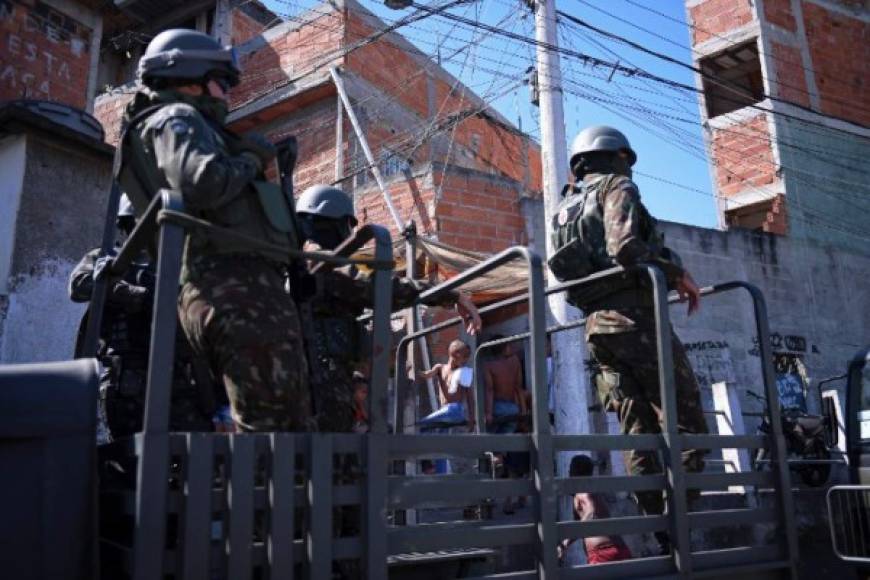 Las autoridades también ordenaron el traslado en los próximos días de agentes de la Policía Federa para combatir el tráfico de drogas, de armas y la entrada ilegal de venezolanos en la frontera, según informó el Ministerio.