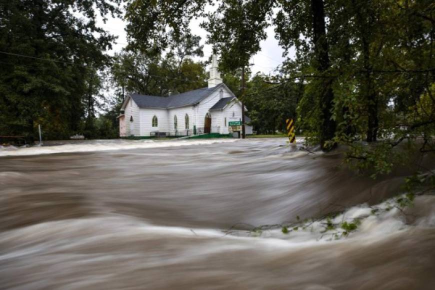 El presidente Donald Trump anunció hoy la aprobación de la declaración de estado emergencia en Carolina del Sur ante la devastación provocada por la tormenta Florence.