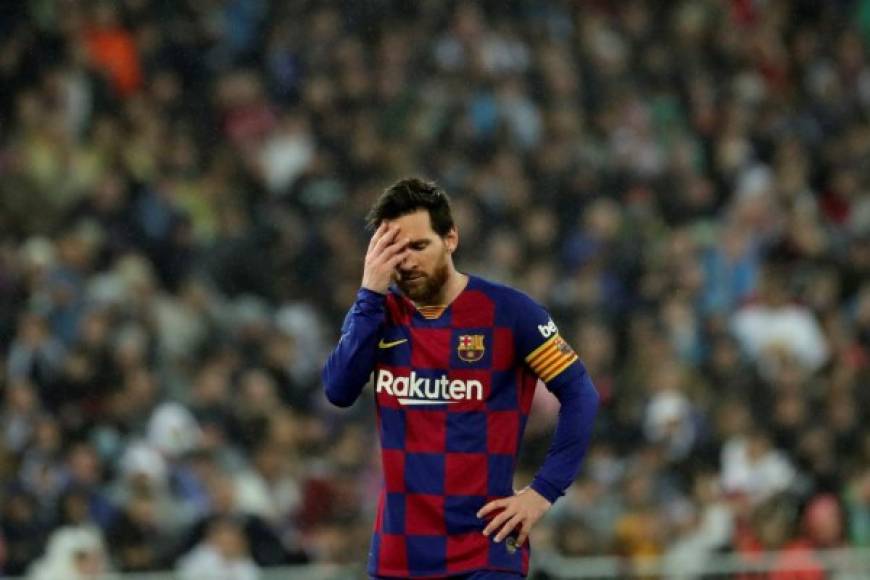La dirigencia del cuadro culé ya definió los puestos a reforzar en el próximo mercado de fichajes, las cuales deben ser asumidas por jugadores que estén al mismo nivel de Leo Messi para volver a triunfar en las grandes competiciones.
