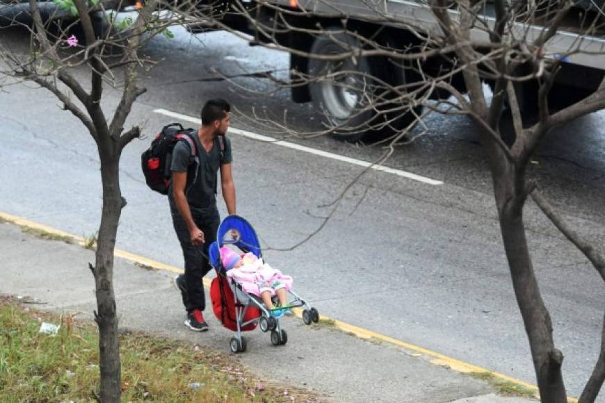 También es reiterado el mensaje de que Estados Unidos no les concederá asilo, ni es cierto que, por el hecho de que se hagan acompañar de niños, les permitirán ingresar a ese país.