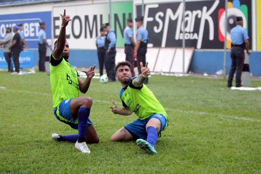 Así celebró el ‘Pistolero‘ Agustín Auzmendi su gol que salvó de la derrota al Olancho FC.